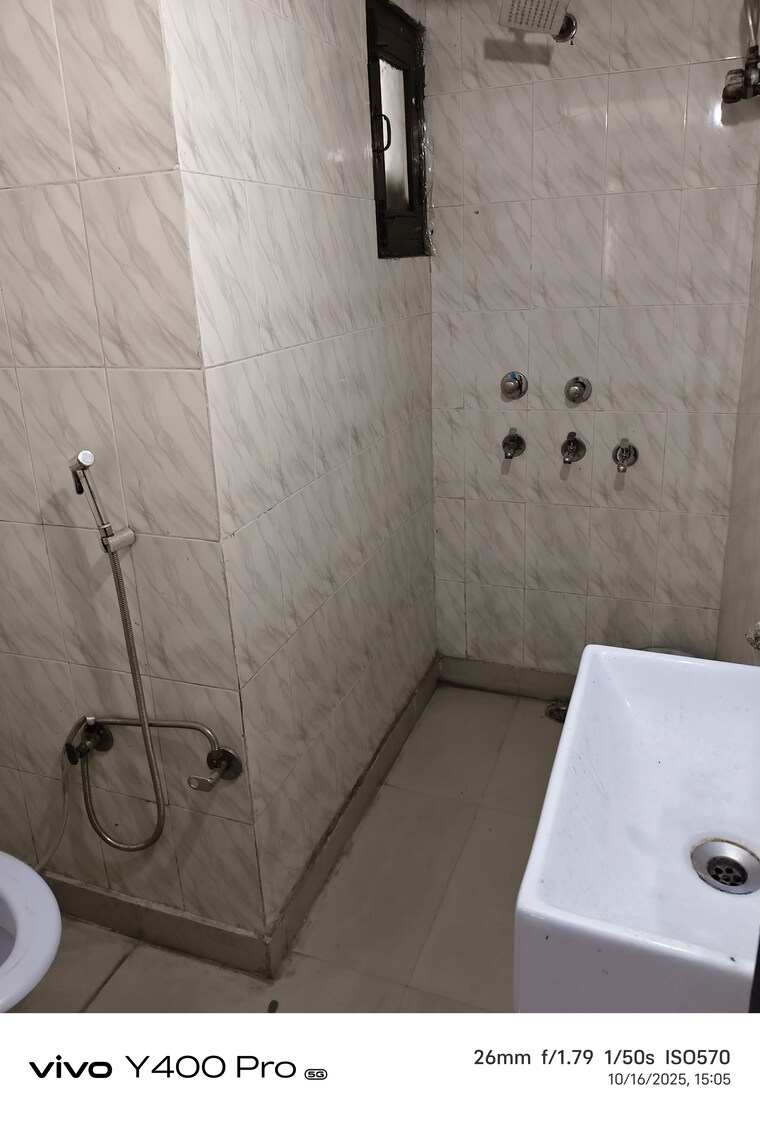 Attached Bathroom, dwarka Studio 250 Sq.Ft. Apartment In Dwarka Delhi 9313191