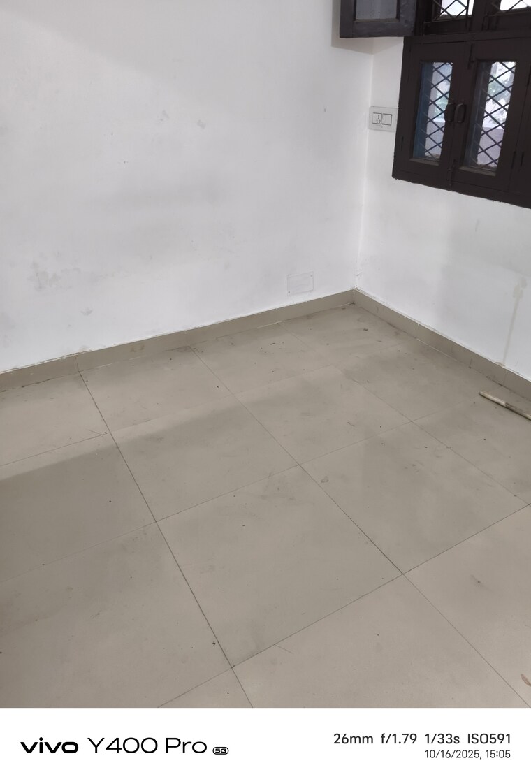 Room, dwarka Studio 250 Sq.Ft. Apartment In Dwarka Delhi 9313191