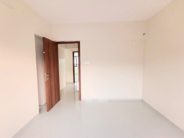 Room in 3 BHK Apartment at BDL Hresa, Chembur – for Rent