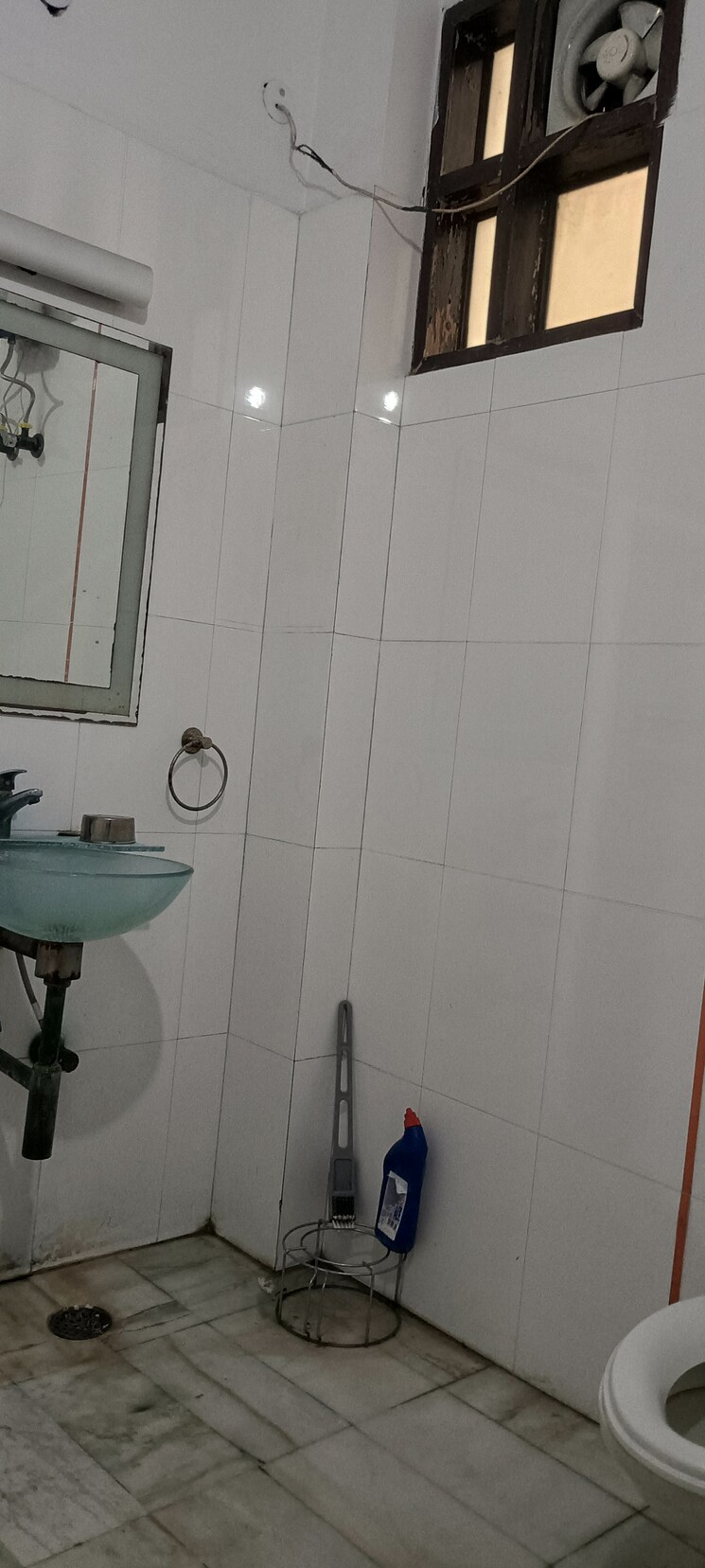 Attached Bathroom, sector 48 3 Bedroom 300 Sq.Mt. Villa In Sector 48 Noida 9313142