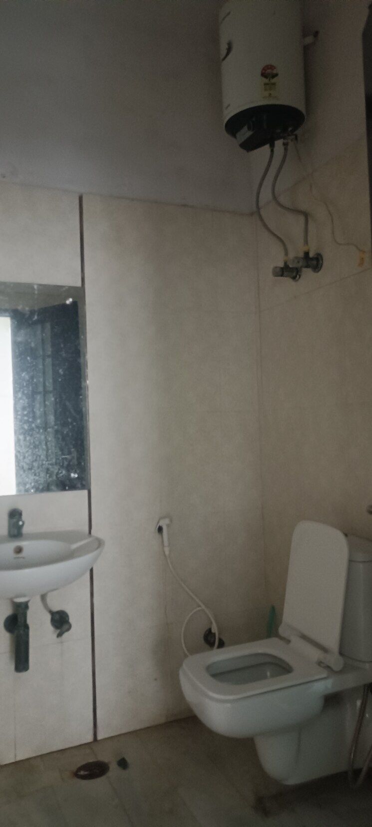 Bathroom, sector 48 3 Bedroom 300 Sq.Mt. Villa In Sector 48 Noida 9313142