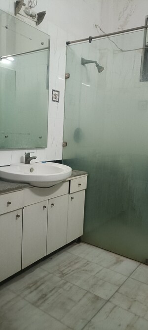 Attached Bathroom in 3 BHK Villa at Sector 48 – for Rent