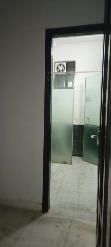 Building Lobby in 3 BHK Villa at Sector 48 – for Rent