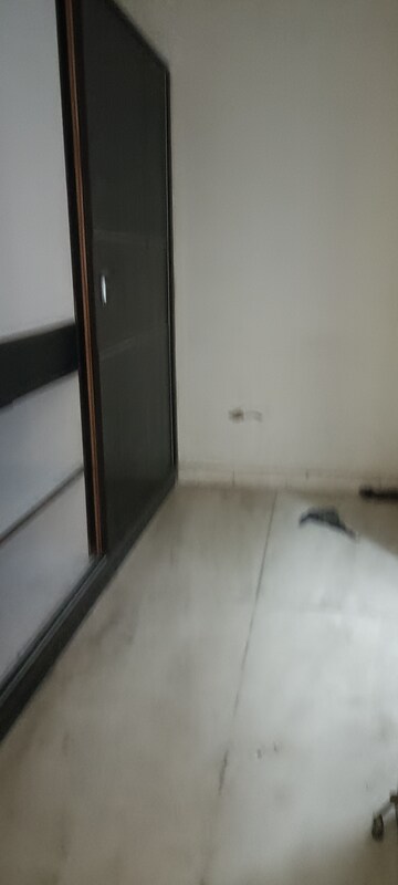 Room in 3 BHK Villa at Sector 48 – for Rent