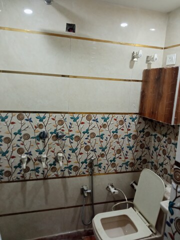 Furnished Amenities in 2 BHK Builder Floor at Dwarka Mor – for Rent