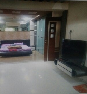 Master Bedroom in 4 BHK Apartment at Sunrise CHS Vashi, Vashi Sector 28 – for Sale