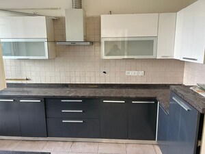 Kitchen in 3.5 BHK Apartment at Parsvnath Exotica, Sector 53 – for Rent