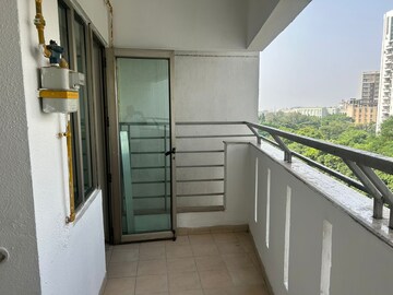 Balcony in 3.5 BHK Apartment at Parsvnath Exotica, Sector 53 – for Rent