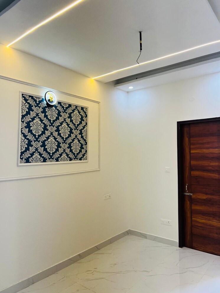 Room, sector 68 4 Bedroom 150 Sq.Yd. Independent House In Sector 68 Mohali 9313206