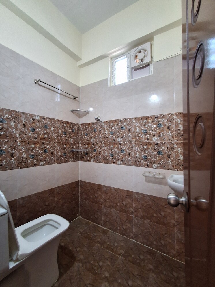 Bathroom, kondapur 3 Bedroom 1480 Sq.Ft. Apartment In Kondapur Hyderabad 9313242