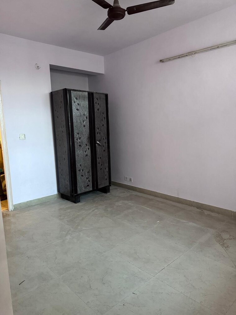 Room, srs-residency 3 Bedroom 1557 Sq.Ft. Apartment In Sector 88 Faridabad 9313252