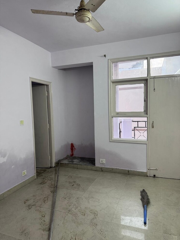 Room, srs-residency 3 Bedroom 1557 Sq.Ft. Apartment In Sector 88 Faridabad 9313252