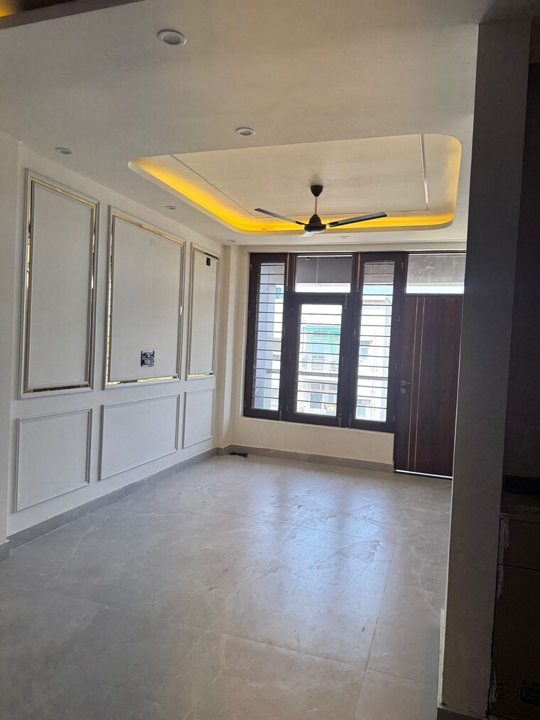 Room, sector 89 3 Bedroom 260 Sq.Yd. Builder Floor In Sector 89 Faridabad 9313245