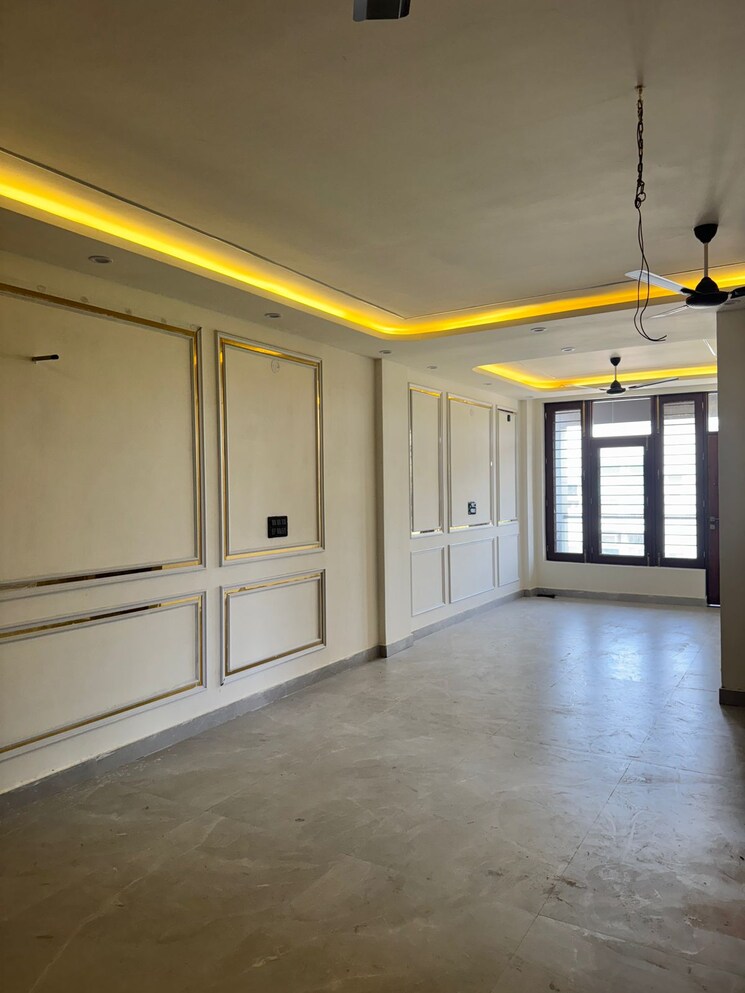 Room, sector 89 3 Bedroom 260 Sq.Yd. Builder Floor In Sector 89 Faridabad 9313245