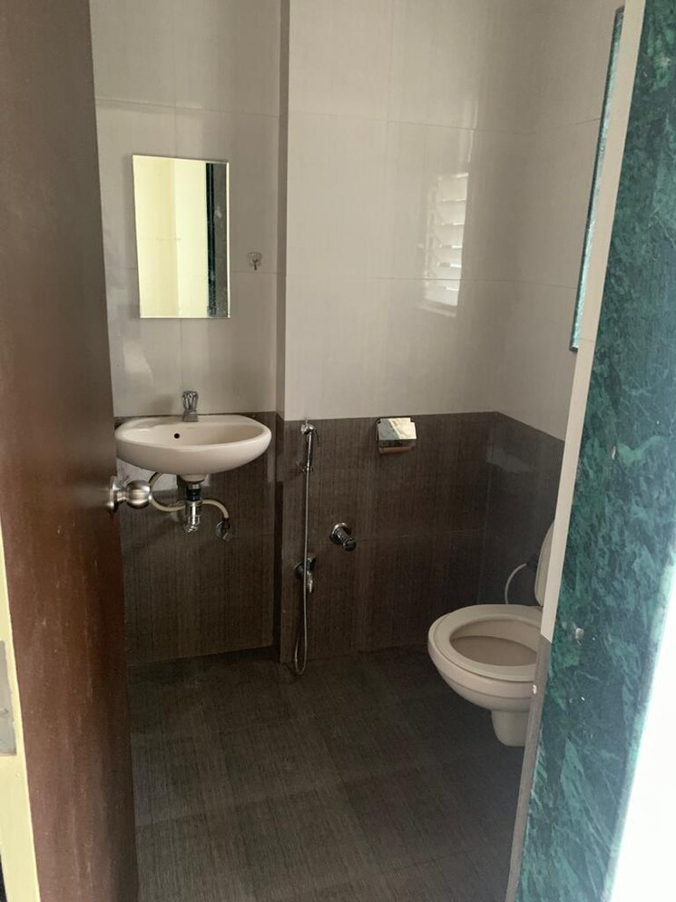 Bathroom, signet-yogeshwar-chs 3 Bedroom 1153 Sq.Ft. Apartment In Dahanukar Colony Pune 9313271