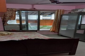 Bedroom in 2 BHK Apartment at Kukreja Sai Deep, Chembur – for Sale