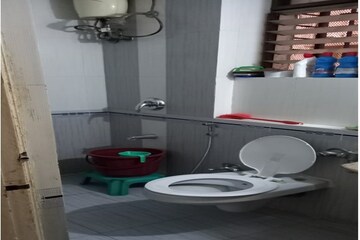 Bathroom in 2 BHK Apartment at Kukreja Sai Deep, Chembur – for Sale