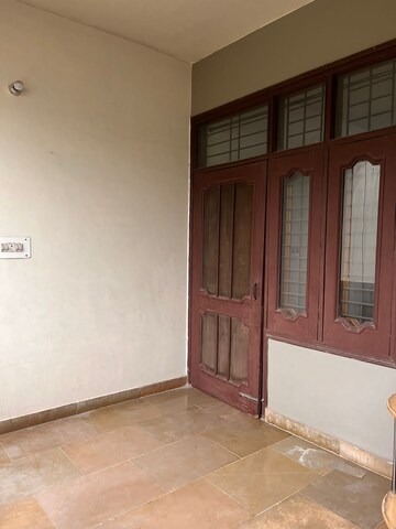 Room in 1 RK Independent House at Sector 21 – for Rent