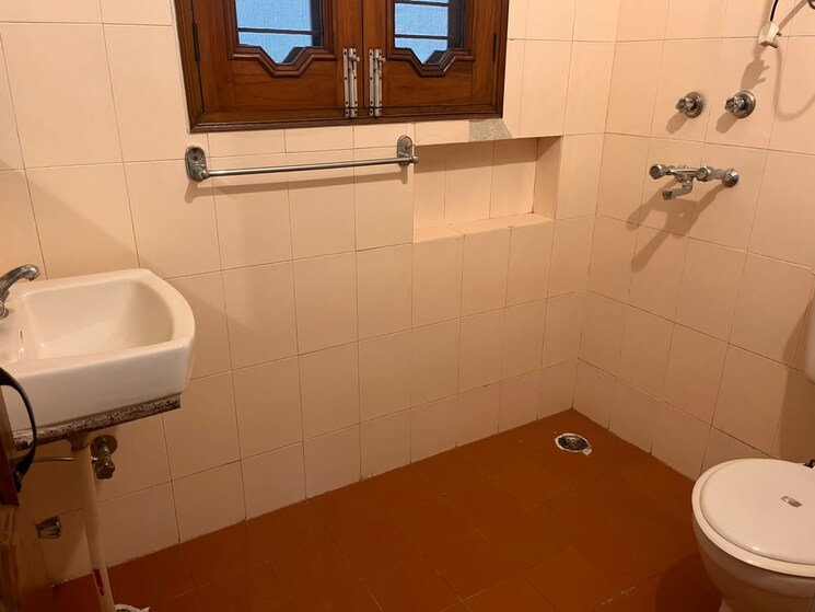 Bathroom, sector 21 1 RK 450 Sq.Ft. Independent House In Sector 21 Panchkula 9313316