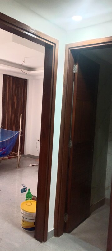 Building Lobby in 3 BHK Builder Floor at Rps Palms, Sector 88 – for Sale