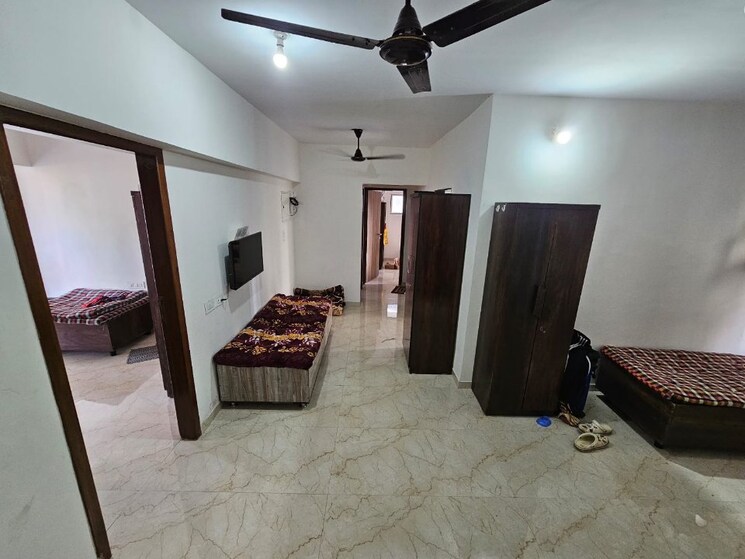 Room, mayur-pankh-chs Pg For Boys & Girls In Borivali East 9313299