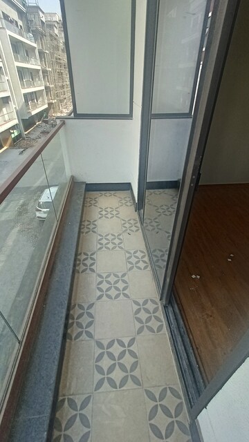 Balcony in 3 BHK Builder Floor at Signature Global City 63A, Sector 63a – for Rent