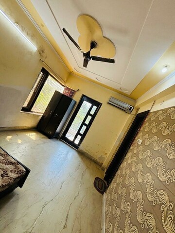 Room in 2 BHK Apartment at Apex Our Homes, Sector 37c – for Rent