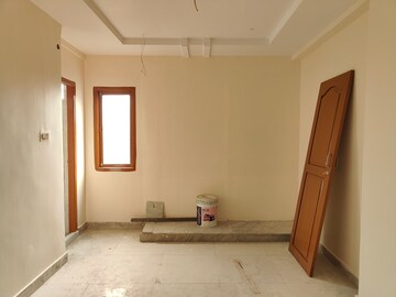 Room in 2 BHK Apartment at Beyond Deccan, S D Road – for Sale