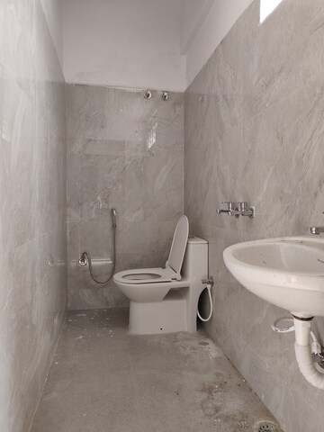 Bathroom in 2 BHK Apartment at Beyond Deccan, S D Road – for Sale