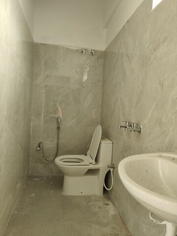Bathroom in 2 BHK Apartment at Beyond Deccan, S D Road – for Sale