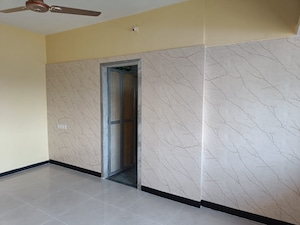 Room in 1 BHK Apartment at Madhukunj CHS, Andheri East – for Rent