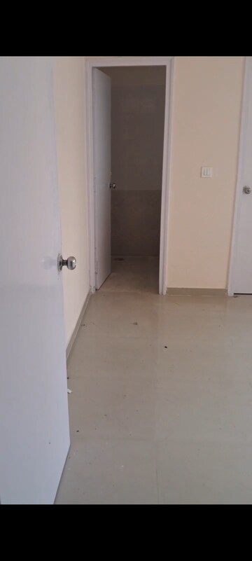 Room in 1 BHK Apartment at Shree Vardhman Green Court, Sector 90 – for Rent