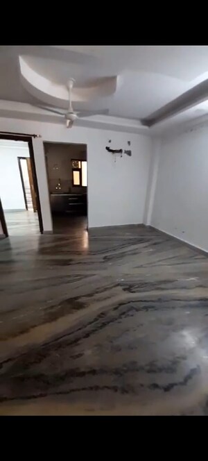 Room in 3 BHK Builder Floor at Chattarpur – for Rent