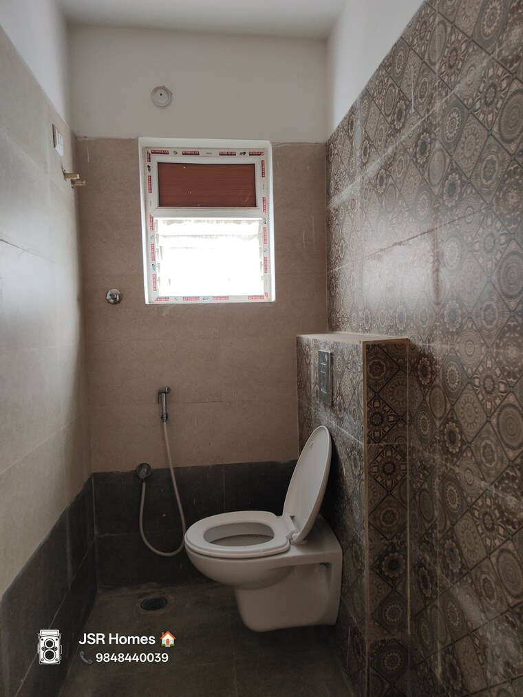 Bathroom, east marredpally 3 Bedroom 1500 Sq.Ft. Apartment In East Marredpally Hyderabad 9313616