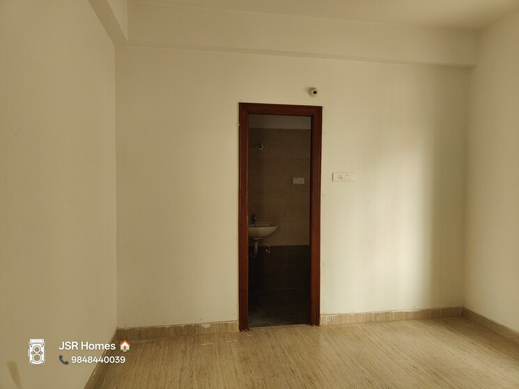 Room, east marredpally 3 Bedroom 1500 Sq.Ft. Apartment In East Marredpally Hyderabad 9313616