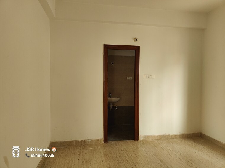 Room, east marredpally 3 Bedroom 1500 Sq.Ft. Apartment In East Marredpally Hyderabad 9313616