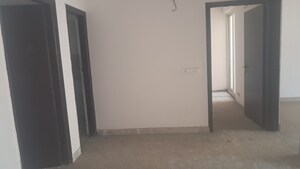 Room in 2.5 BHK Apartment at Amrapali Princely Estate, Sector 76 – for Sale