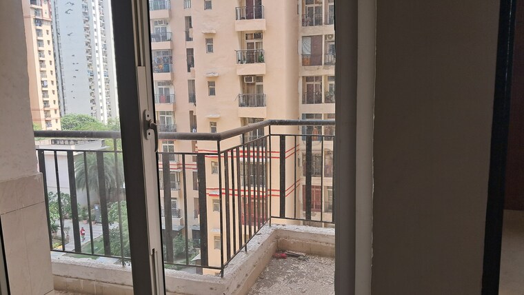 Balcony, amrapali-princely-estate 2.5 Bedroom 1090 Sq.Ft. Apartment In Sector 76 Noida 9313691