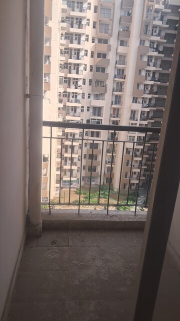 Master Plan in 2.5 BHK Apartment at Amrapali Princely Estate, Sector 76 – for Sale