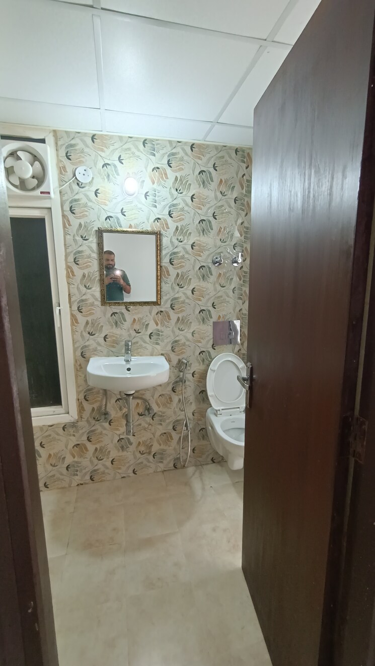 Bathroom, supertech-the-romano 2 Bedroom 1020 Sq.Ft. Apartment In Sector 118 Noida 9313683