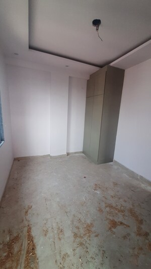 Furnished Amenities in 2 BHK Builder Floor at Mayur Vihar 1 – for Rent