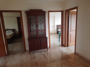 Room in 3 BHK Apartment at Patliputra Building, Andheri West – for Rent