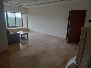 Room in 3 BHK Apartment at Patliputra Building, Andheri West – for Rent