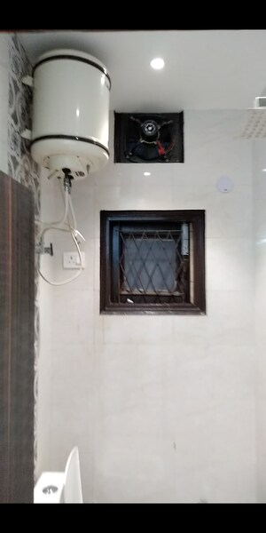 Furnished Amenities in Studio Builder Floor at Lajpat Nagar 4 – for Rent