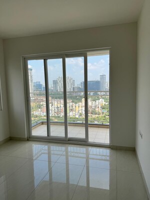 Room in 4 BHK Apartment at Prestige Beverly Hills, Kokapet – for Rent