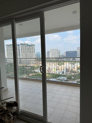 Room in 4 BHK Apartment at Prestige Beverly Hills, Kokapet – for Rent