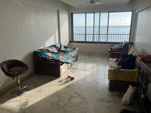 Room in 2 BHK Apartment at Dariya Darshan, Andheri West – for Rent