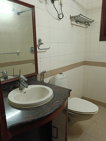 Bathroom in 3 BHK Builder Floor at Dlf Phase ii – for Rent