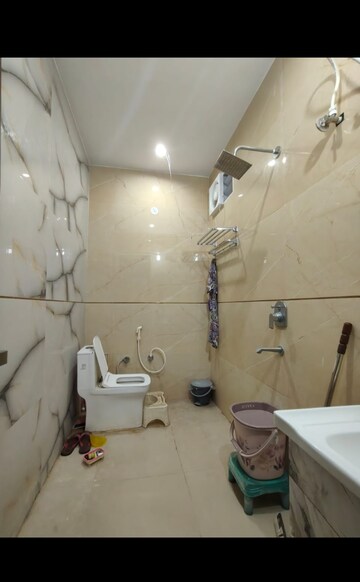 Bathroom in 6 BHK Independent House at Sector 70 – for Sale