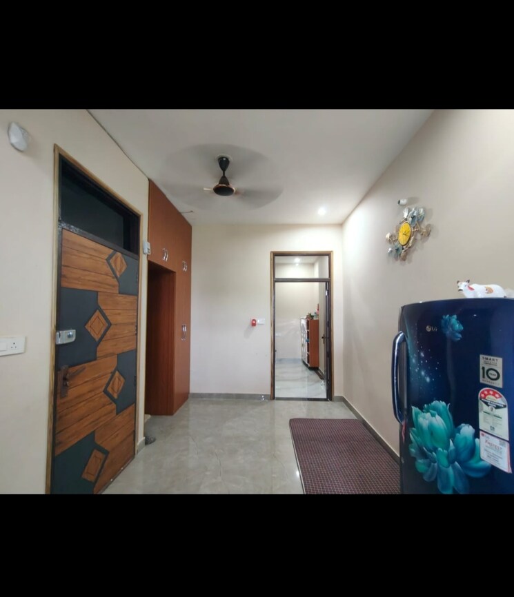 Bedroom, sector 70 6 Bedroom 100 Sq.Yd. Independent House In Sector 70 Faridabad 9313807